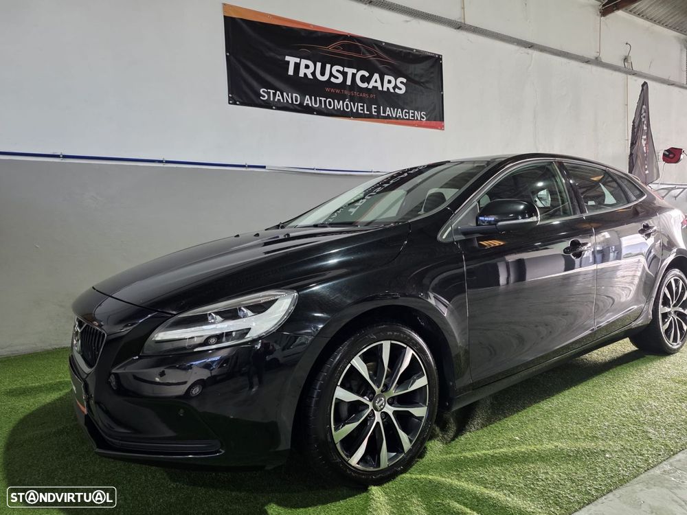 Volvo V40 2.0 D2 Momentum - 4