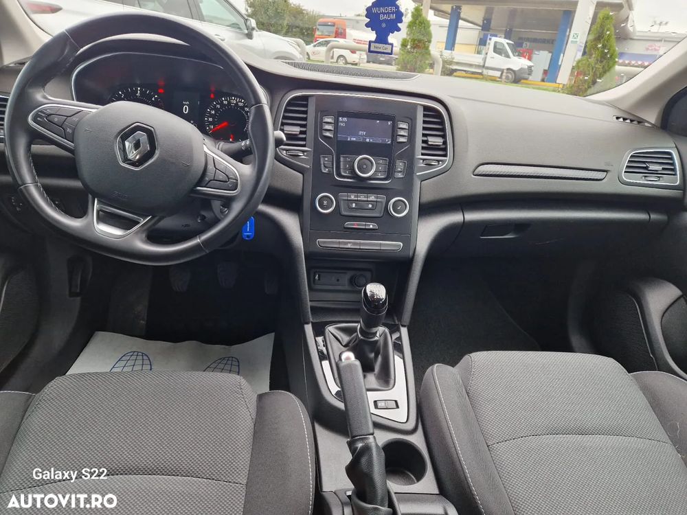 Renault Megane Blue dCi 116 Life - 10