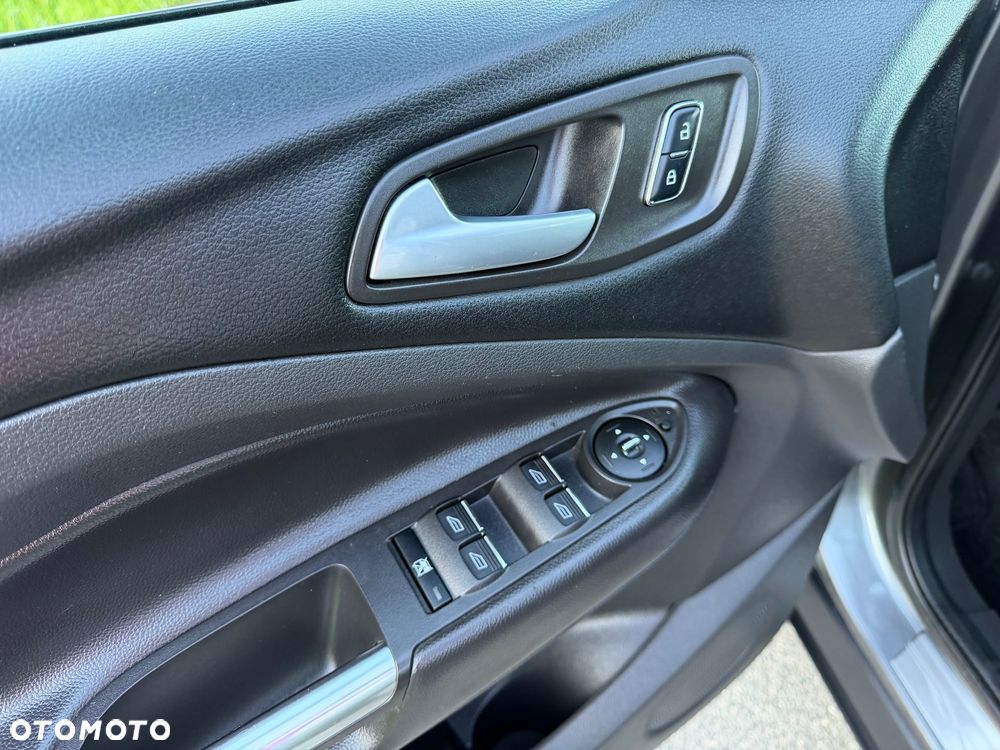 Ford Kuga 2.0 TDCi 2x4 Champions Edition - 29