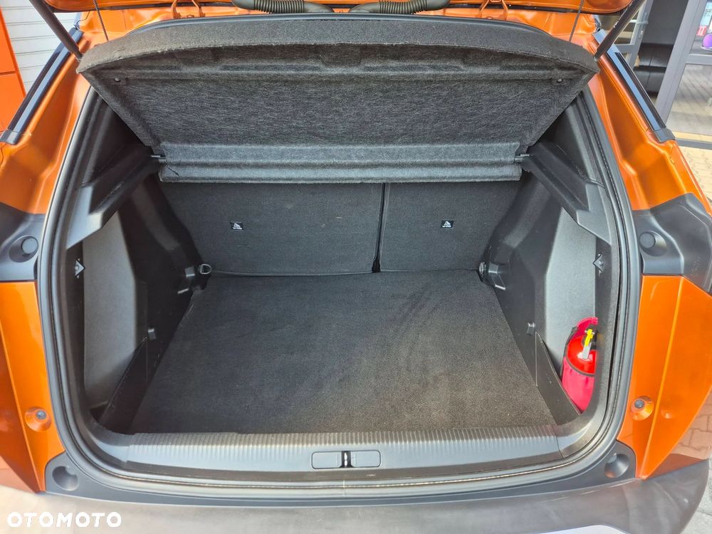 Peugeot 2008 BlueHDi 130 EAT8 GT - 16