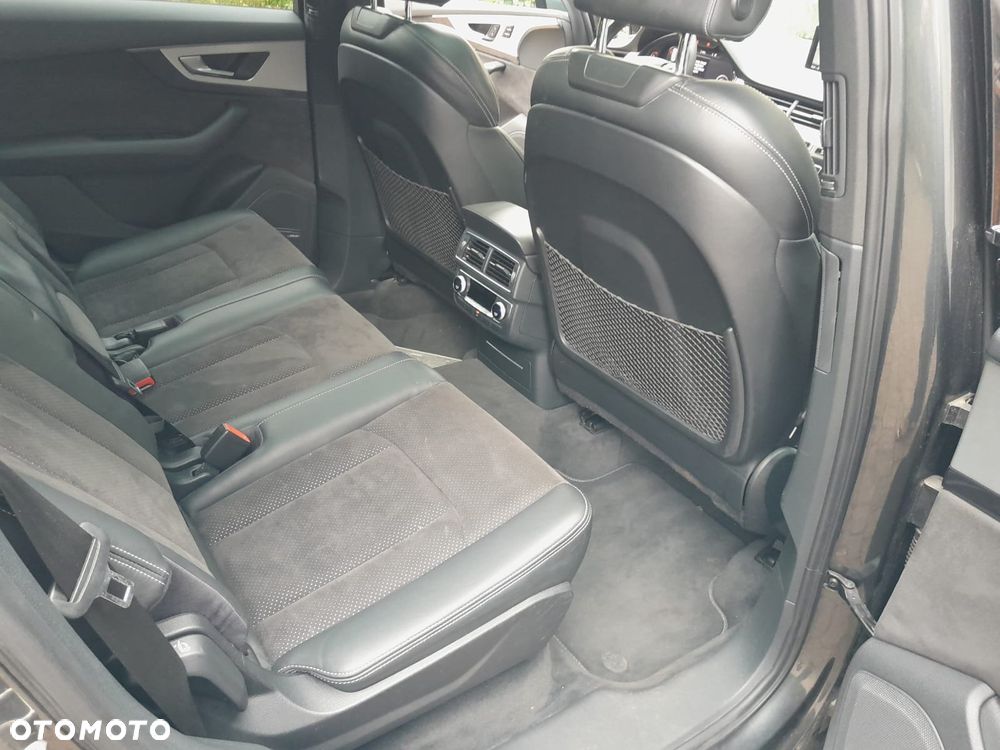 Audi Q7 - 10
