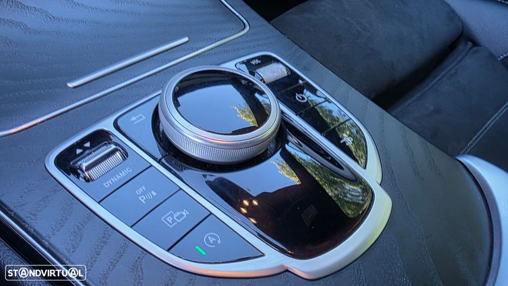 Mercedes-Benz C 220 d Coupe 9G-TRONIC AMG Line - 25