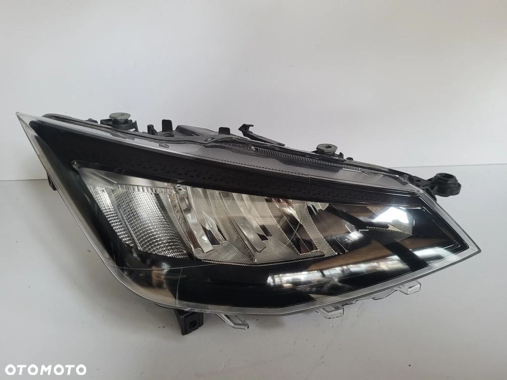 Seat Ibiza V 6F1 lift lampa przód prawa full led - 2