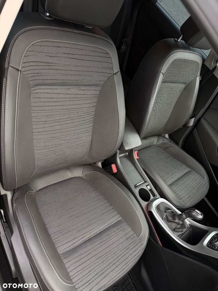 Opel Astra 1.4 Turbo 150 Jahre - 10