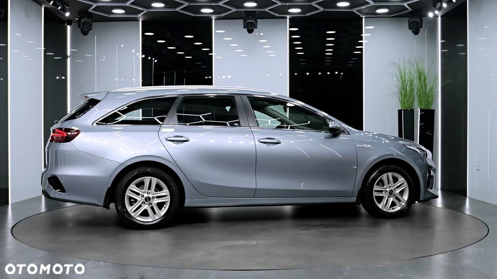 Kia Ceed 1.6 CRDi SCR M - 10