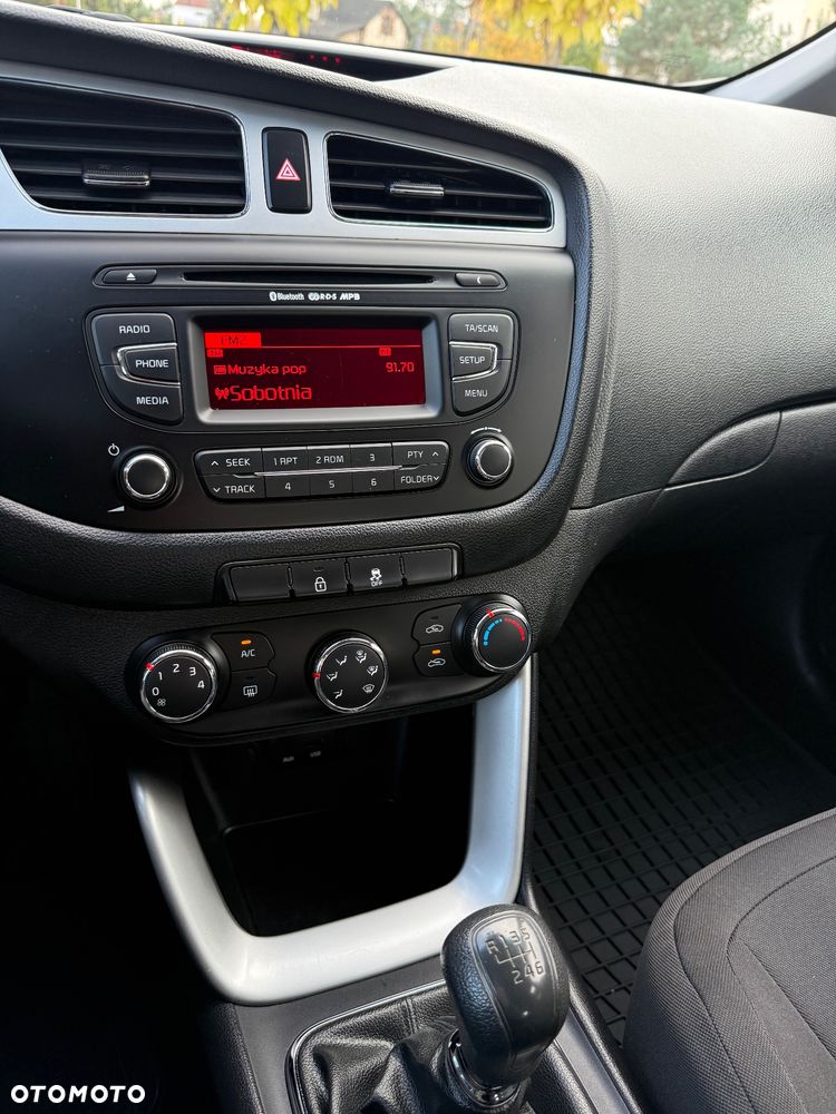 Kia Ceed 1.4 CVVT Attract - 23
