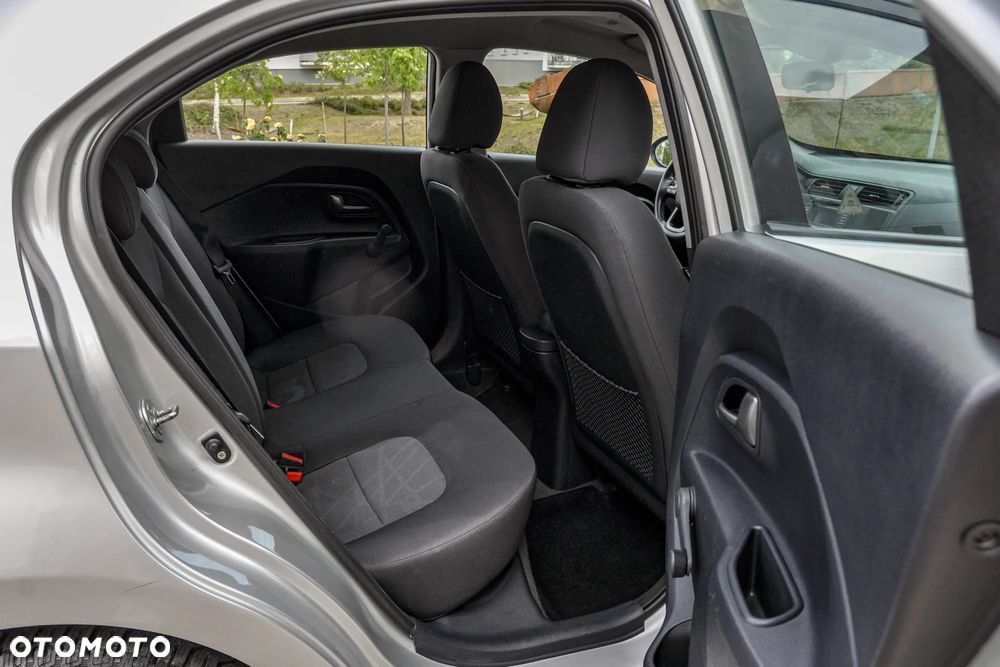 Kia Rio - 12