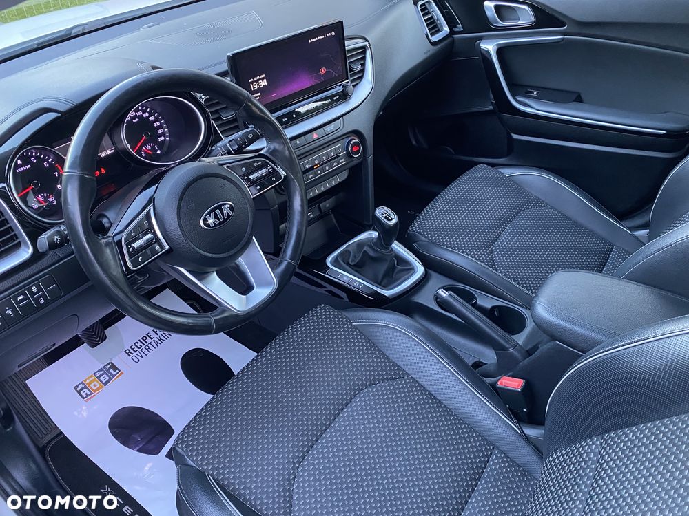 Kia XCeed 1.4 T-GDI L Business Line - 13