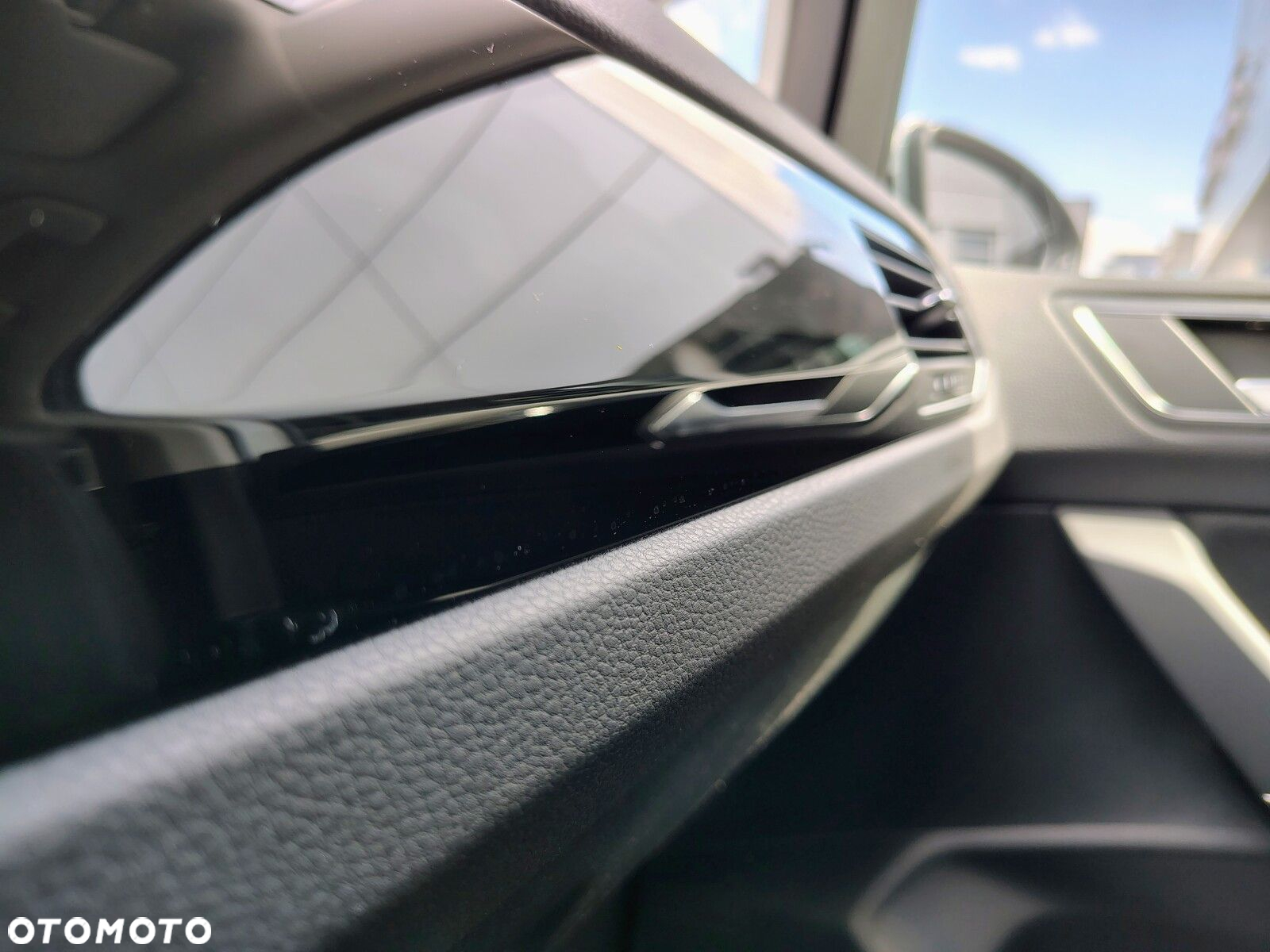 Volkswagen Touran - 29