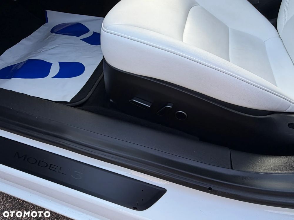 Tesla Model 3 RWD - 14