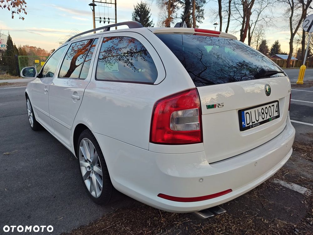 Skoda Octavia 2.0 TDI CR DPF RS - 24