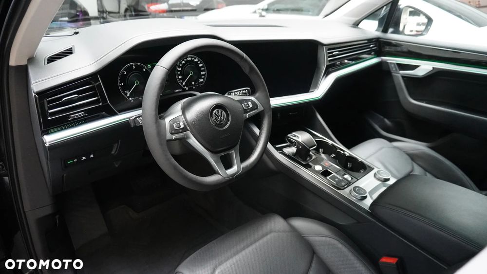 Volkswagen Touareg 3.0 V6 TDI SCR 4Motion Automatik R-Line - 6