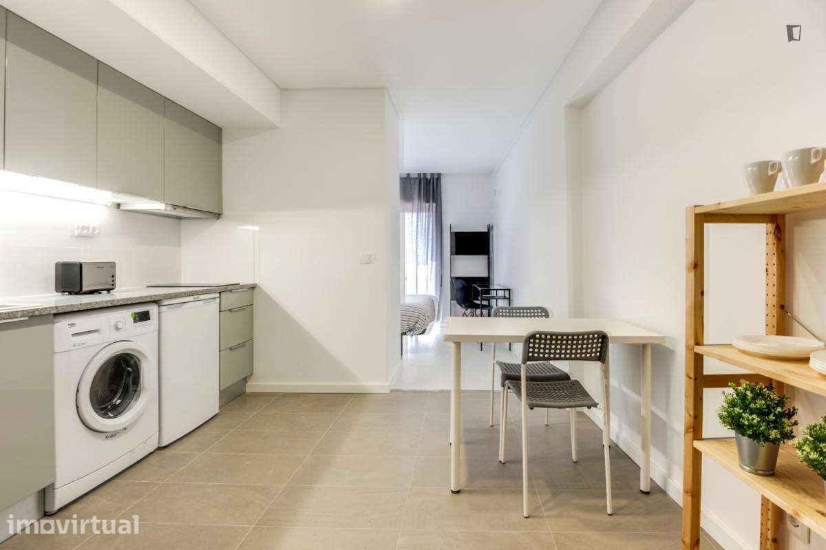 Estúdio - localizado em Baixa Coimbra - Grande imagem: 4/6
