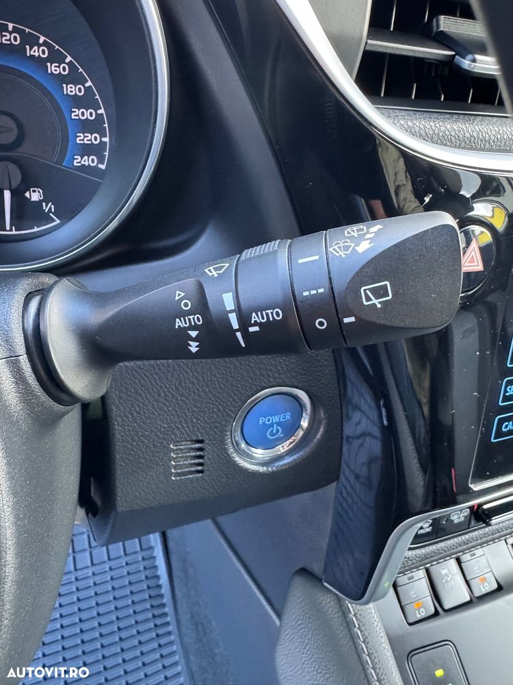 Toyota Auris 1.8 L VVT-i Hybrid Sol + - 19