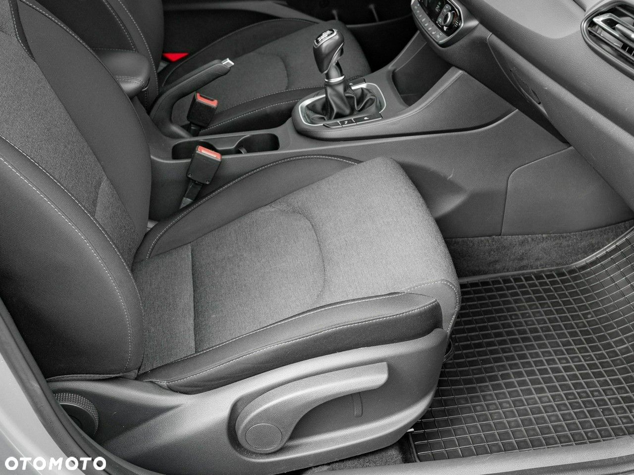 Hyundai i30 1.5 DPI Smart - 35