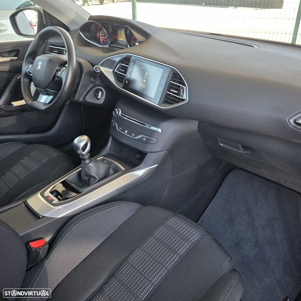 Peugeot 308 1.6 BlueHDi Allure J17 - 44