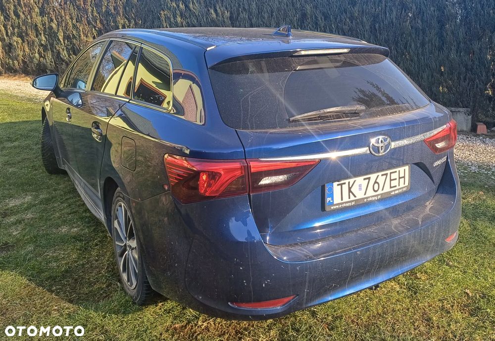 Toyota Avensis 2.0 D-4D Premium - 4