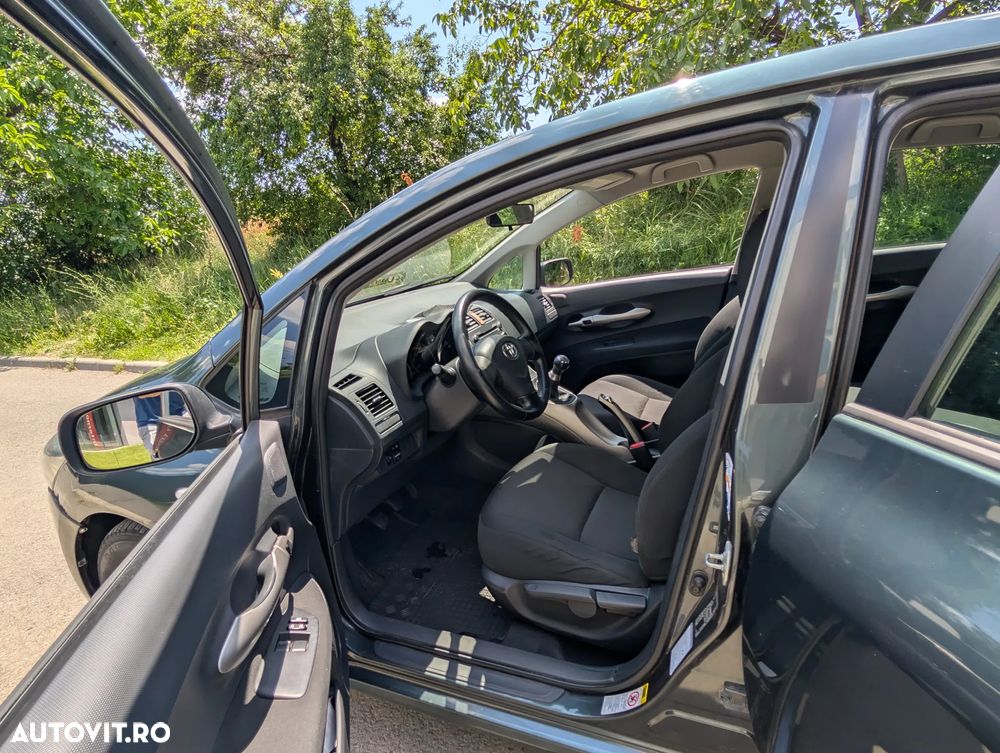 Toyota Auris 1.4 Terra - 6