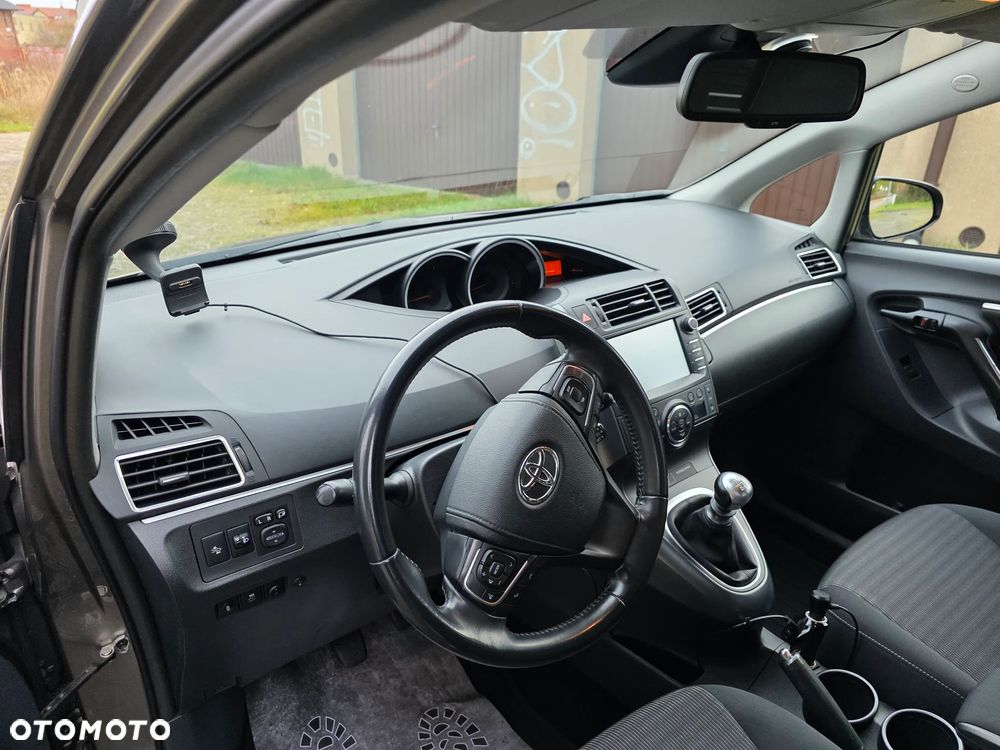 Toyota Verso 1.8 Premium - 14