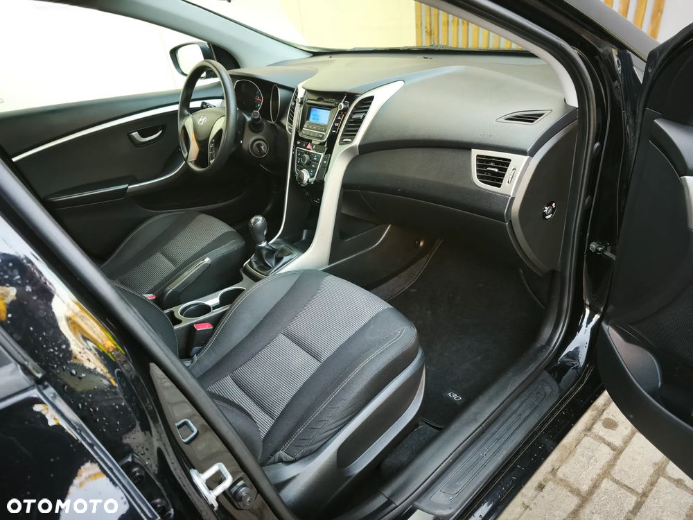 Hyundai i30 blue 1.6 CRDi Classic Navigation - 14