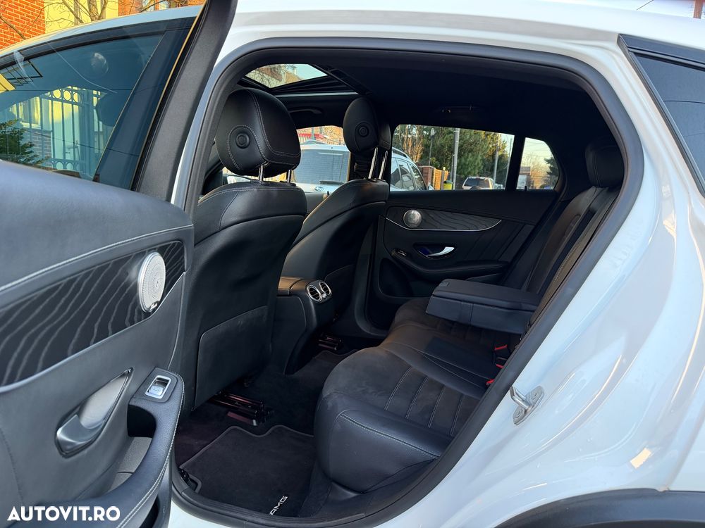 Mercedes-Benz GLC 300 4MATIC MHEV - 11