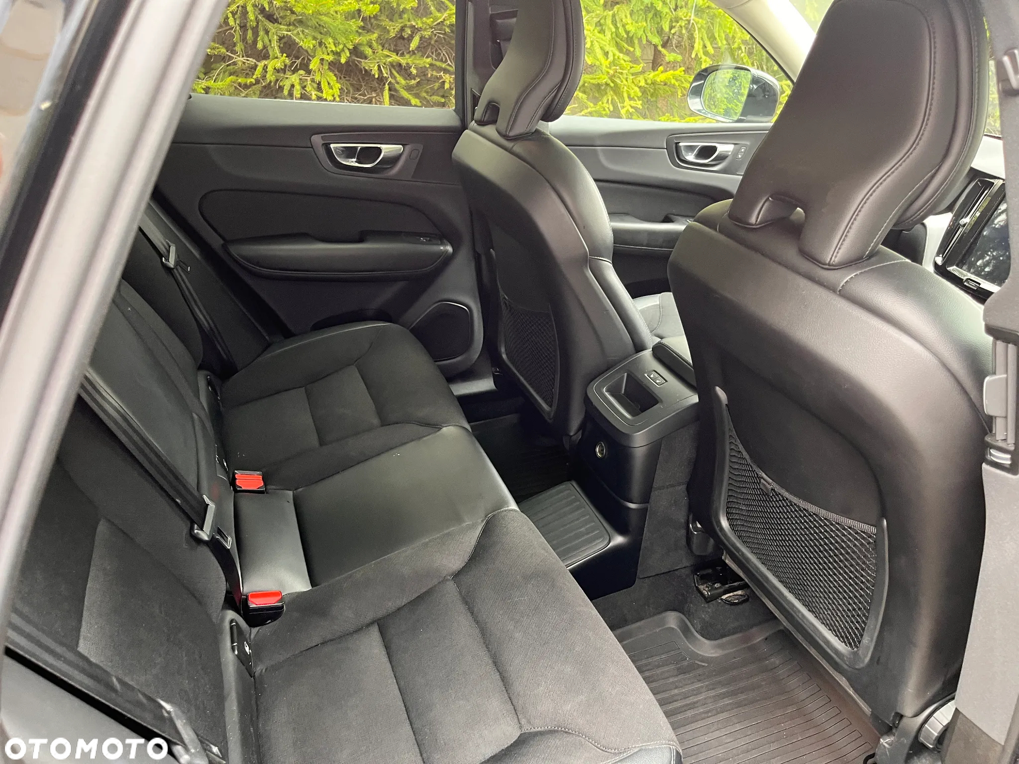 Volvo XC 60 T8 Twin Engine AWD Geartronic Momentum - 9