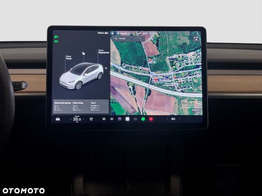 Tesla Model Y Long Range AWD - 17