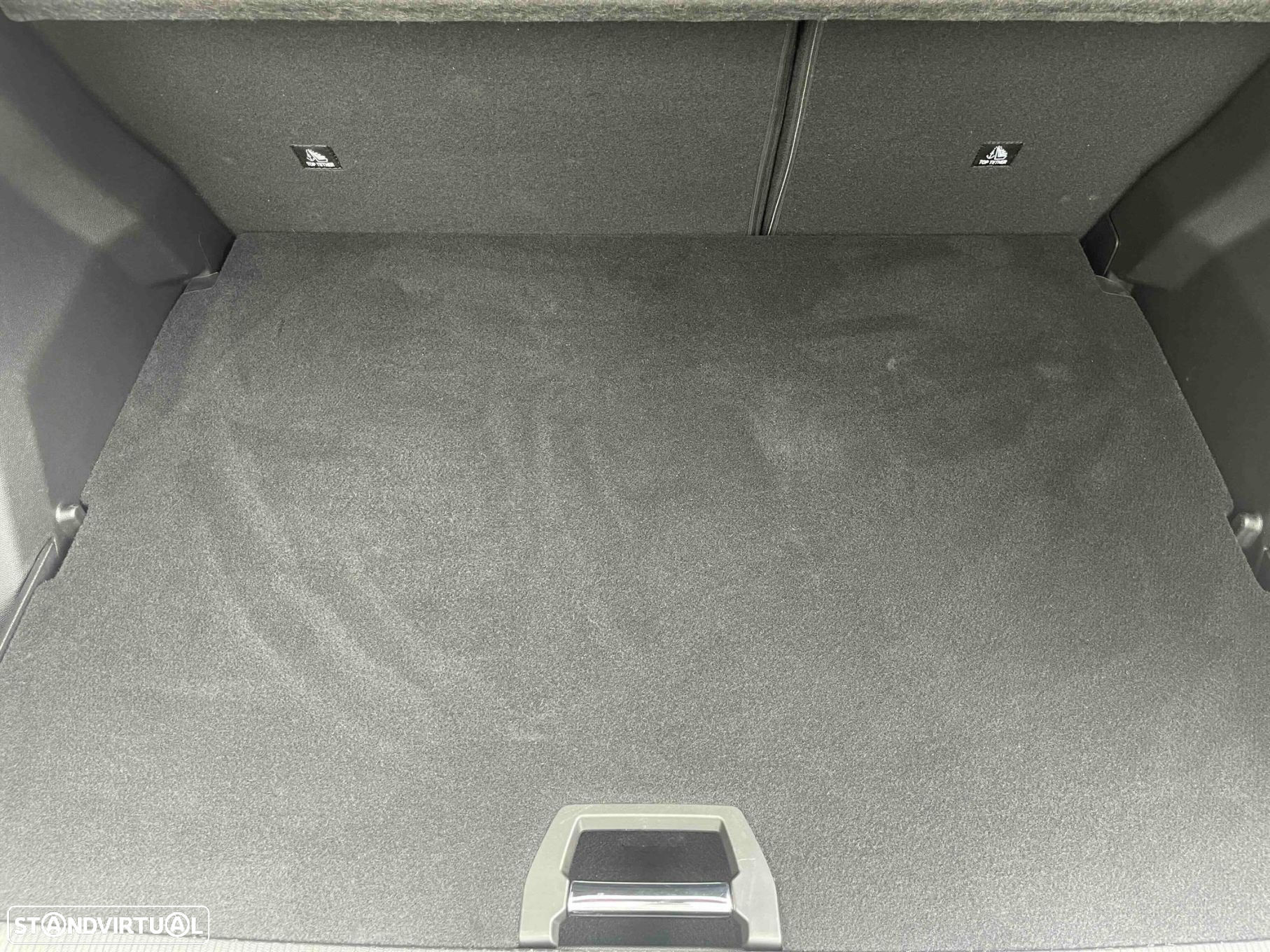 Peugeot 2008 1.2 PureTech GT EAT8 - 29
