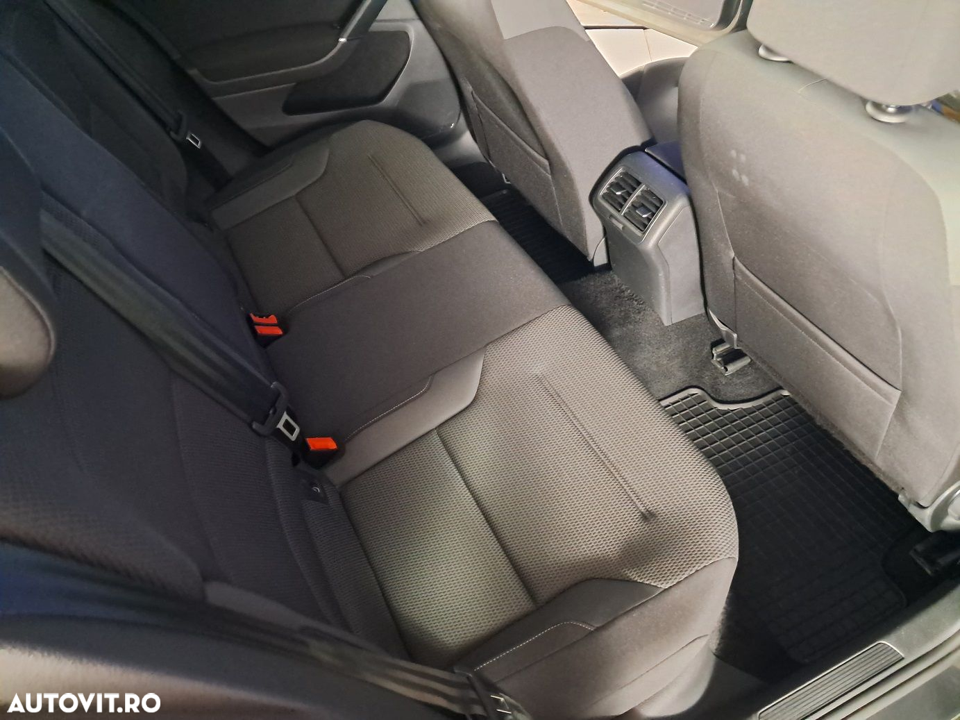 Volkswagen Golf - 18