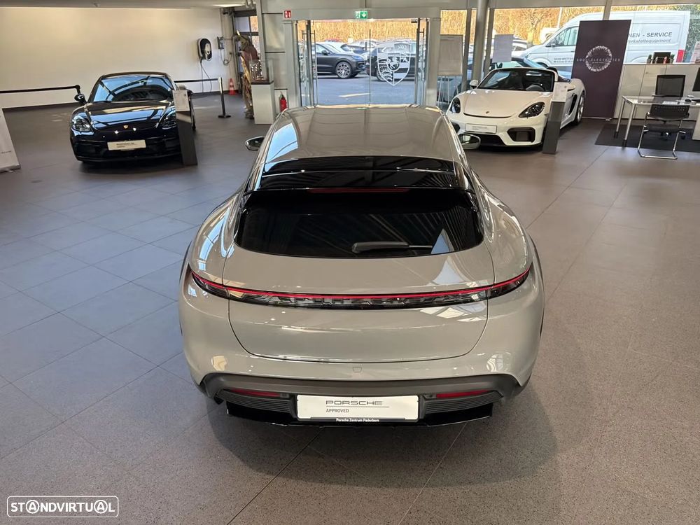 Porsche Taycan Cross Turismo 4S - 15