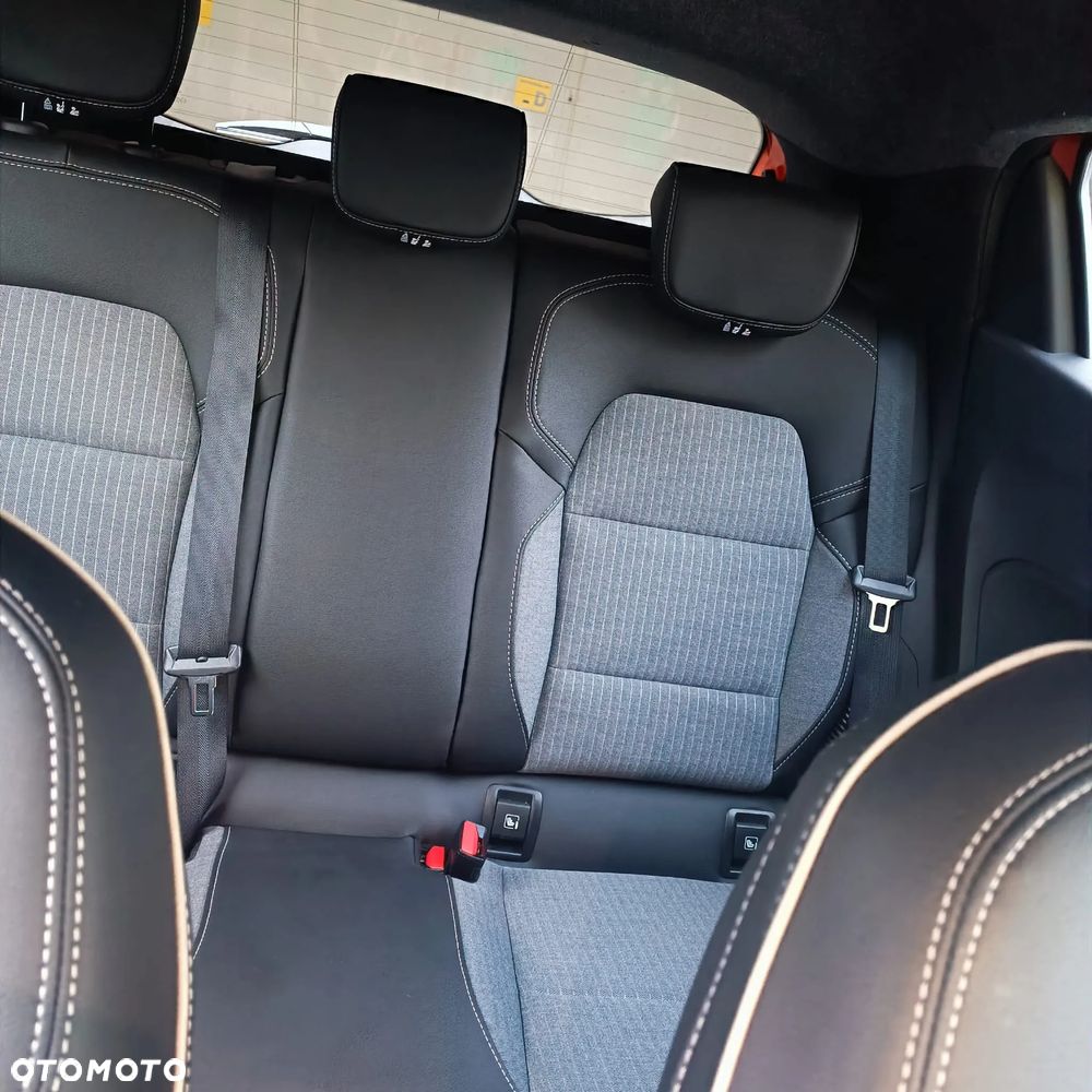 Renault Clio 1.6 E-TECH Techno - 34