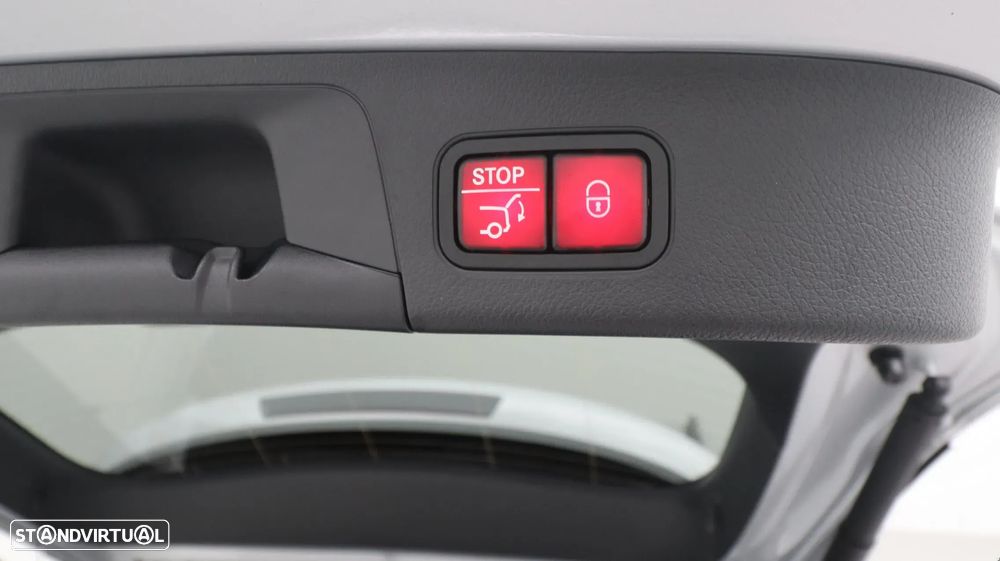 Mercedes-Benz GLA 180 d AMG Line - 27