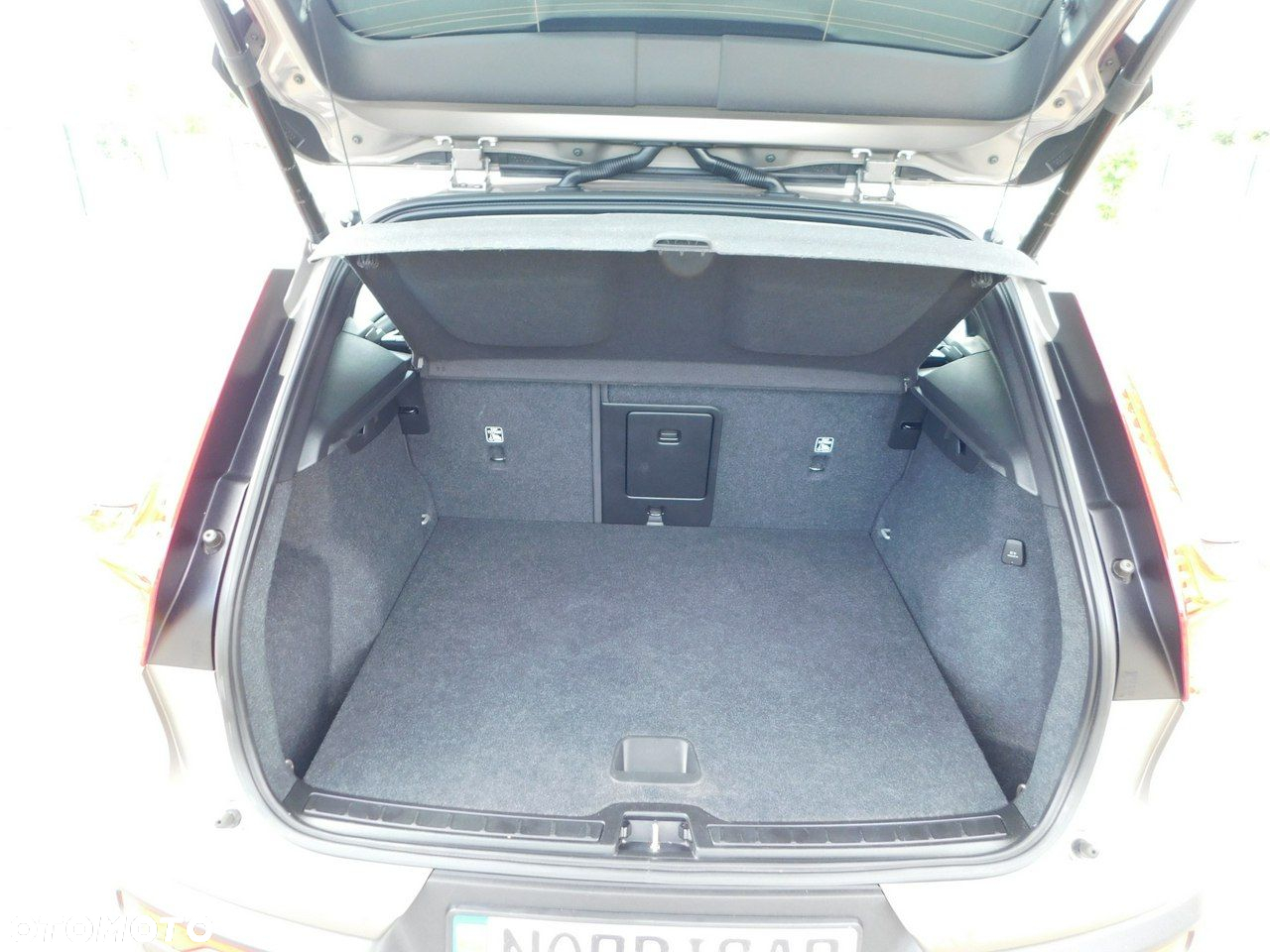 Volvo XC 40 - 30