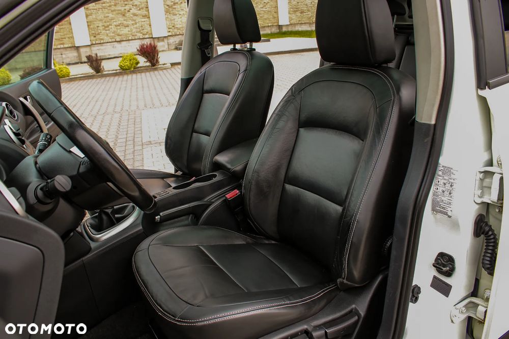 Nissan Qashqai 2.0 dCi DPF tekna - 31
