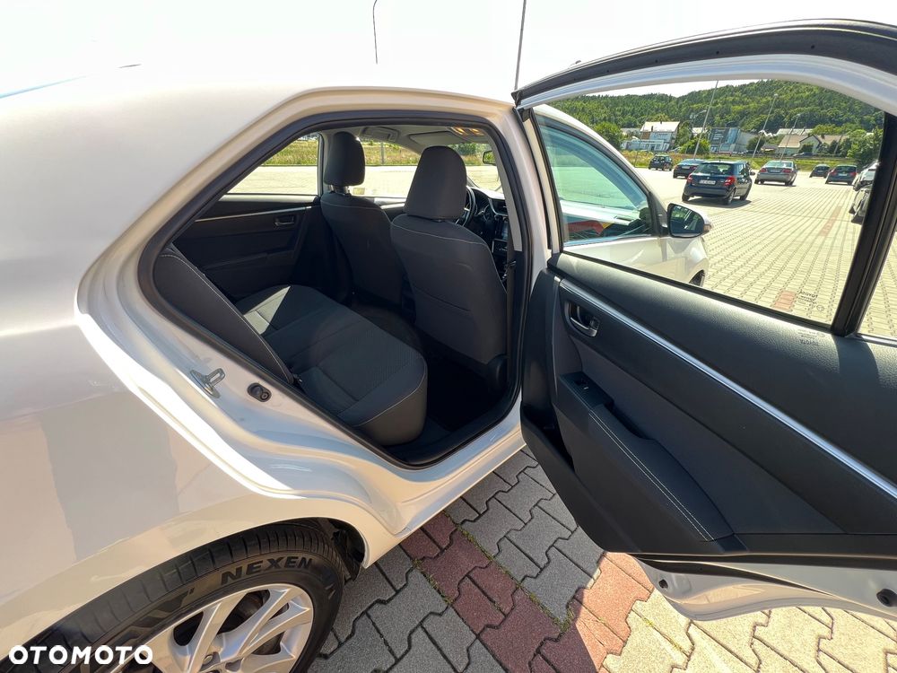 Toyota Corolla 1.6 Prestige - 19