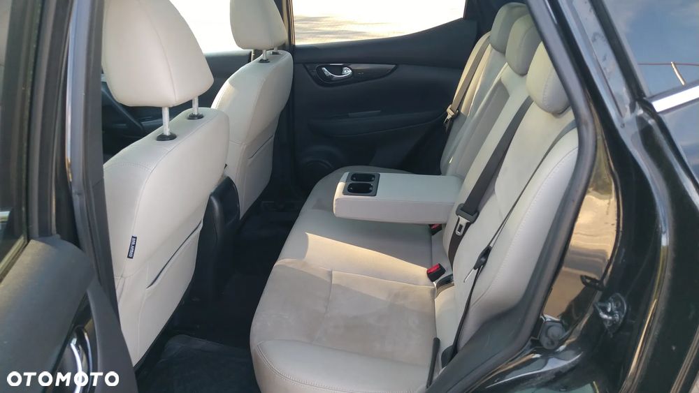 Nissan Qashqai 1.6 dCi Xtronic TEKNA+ - 28