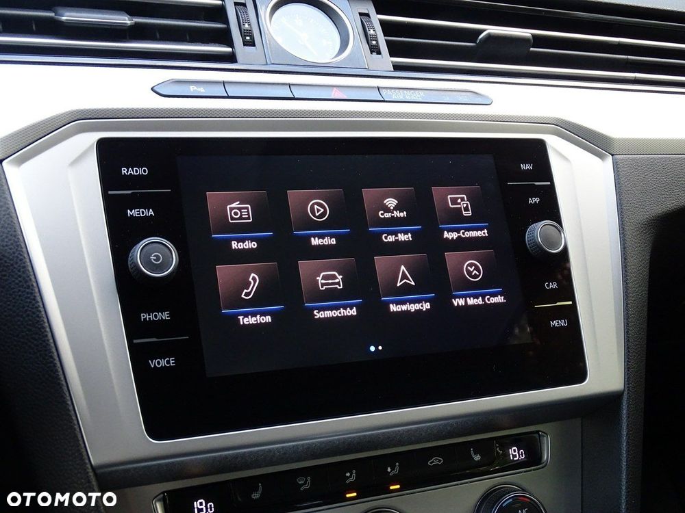 Volkswagen Passat - 30