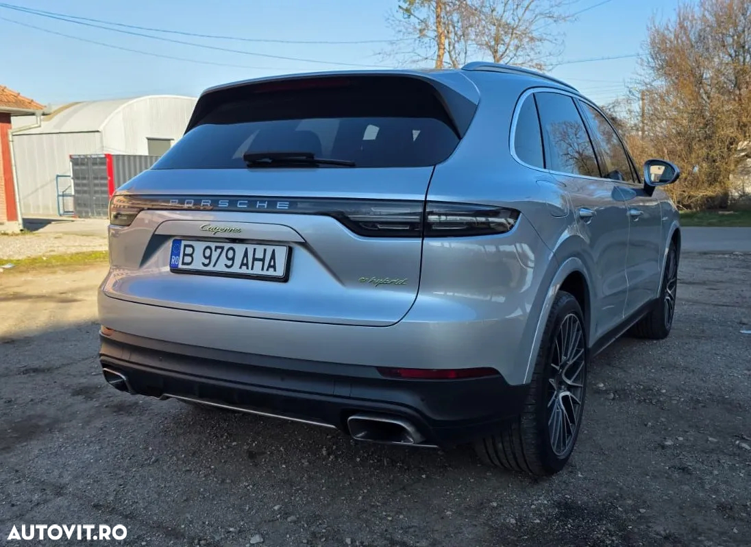 Porsche Cayenne - 6