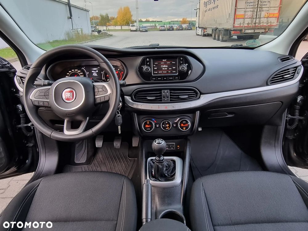 Fiat Tipo 1.6 MultiJet 16v Sport - 23