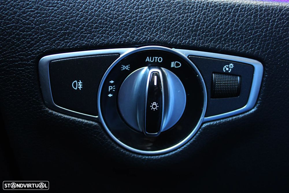 Mercedes-Benz E 220 d 4Matic 9G-TRONIC AMG Line - 47