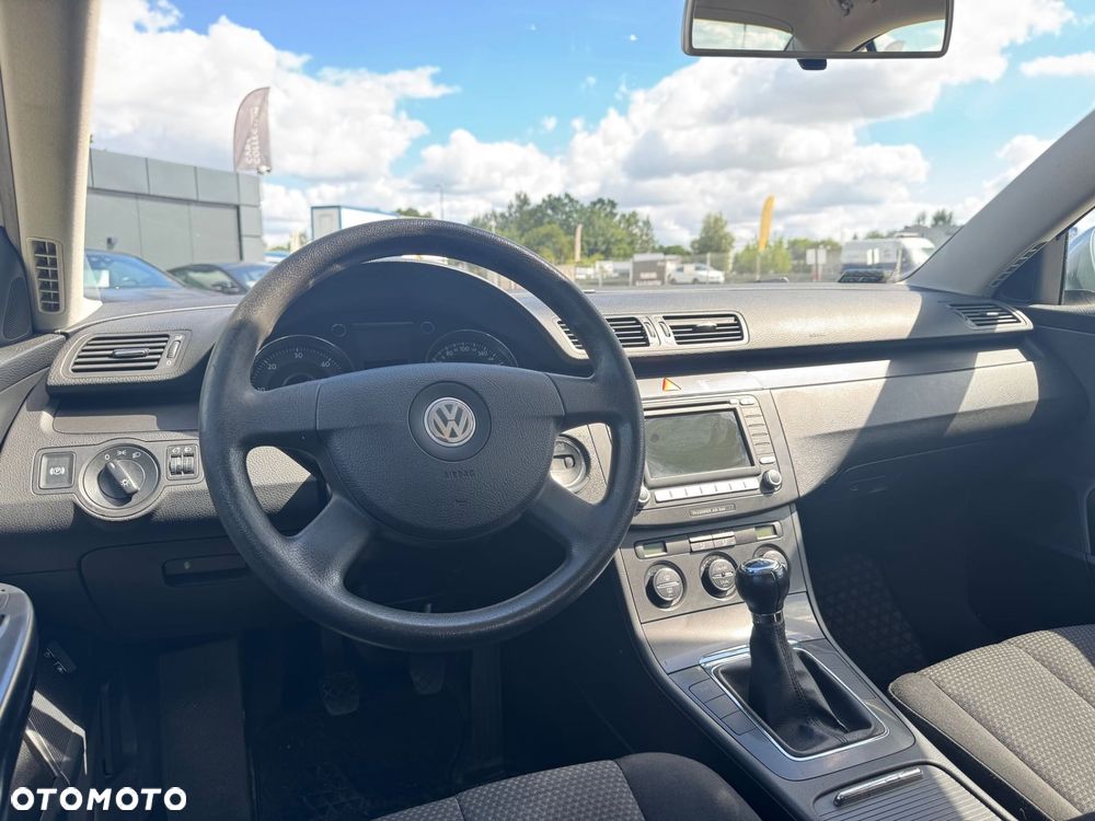 Volkswagen Passat - 13