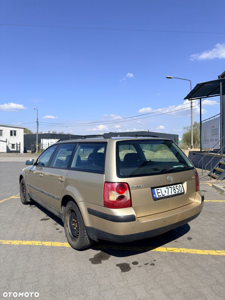 Volkswagen Passat 1.9 TDI Highline - 4