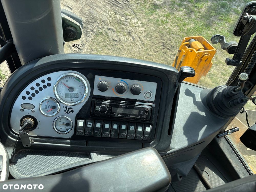 JCB 4CX - 23