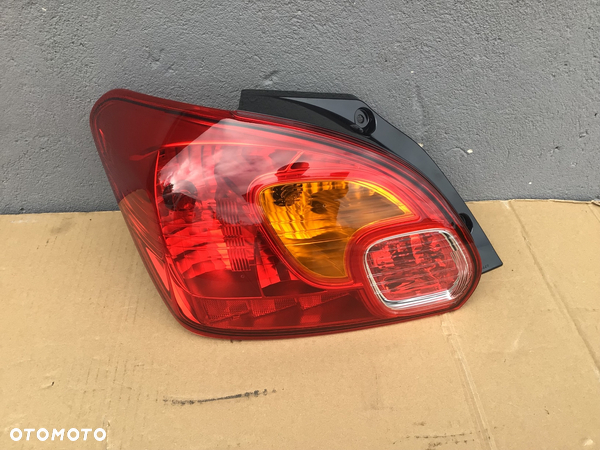 Lampa tylna lewa Mitsubishi Space Star ll 2