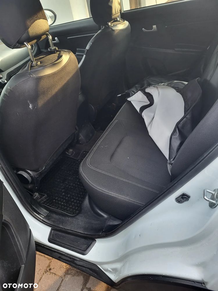 Kia Sportage 1.7 CRDI L 2WD - 11