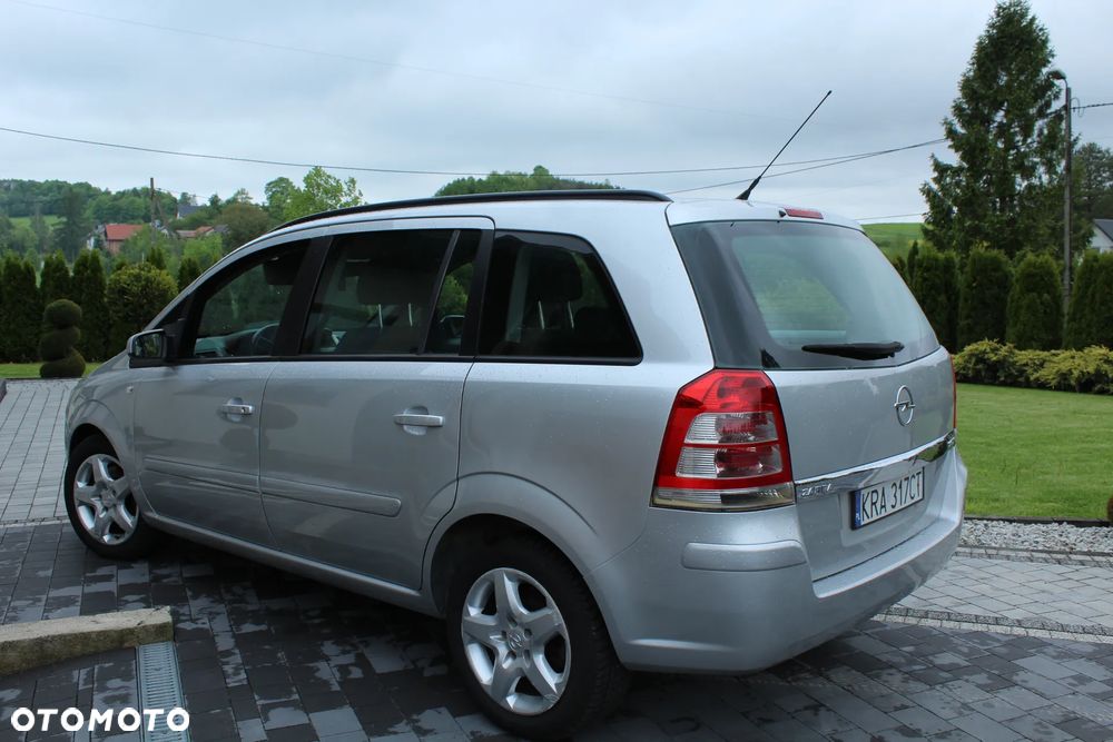 Opel Zafira 1.9 CDTI Cosmo - 3