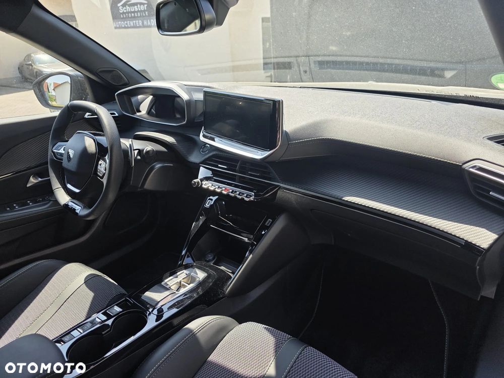 Peugeot 2008 Hybrid 136 e-DSC GT - 4