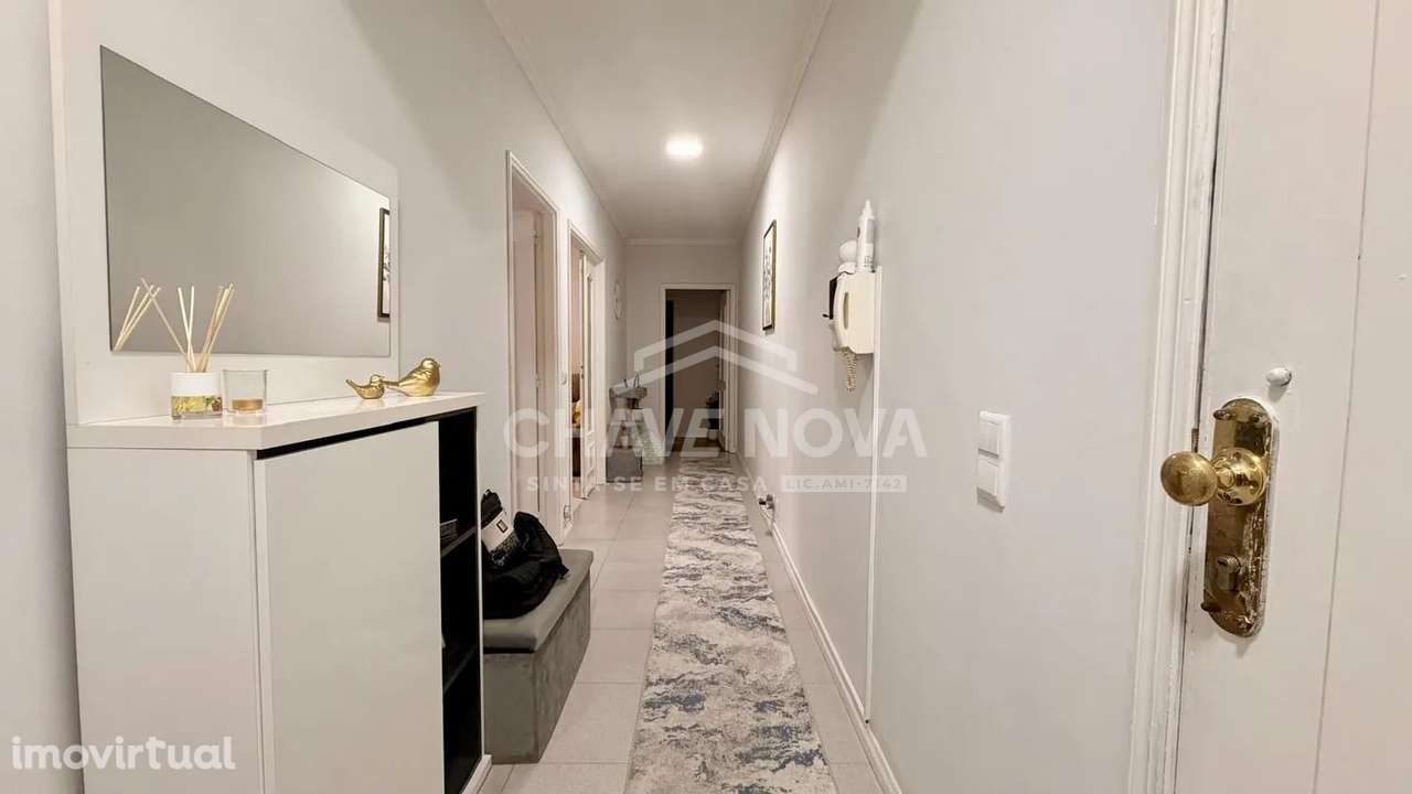 Apartamento T2 c/ Garagem Box em Canelas - Grande imagem: 4/19