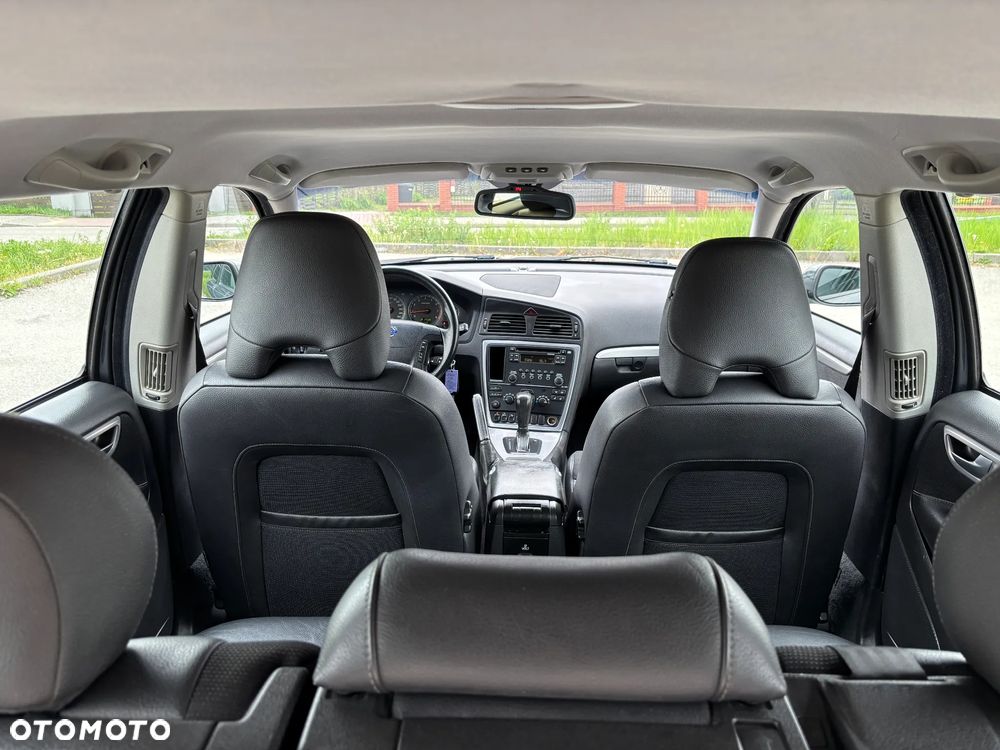 Volvo V70 2.4 Momentum - 12