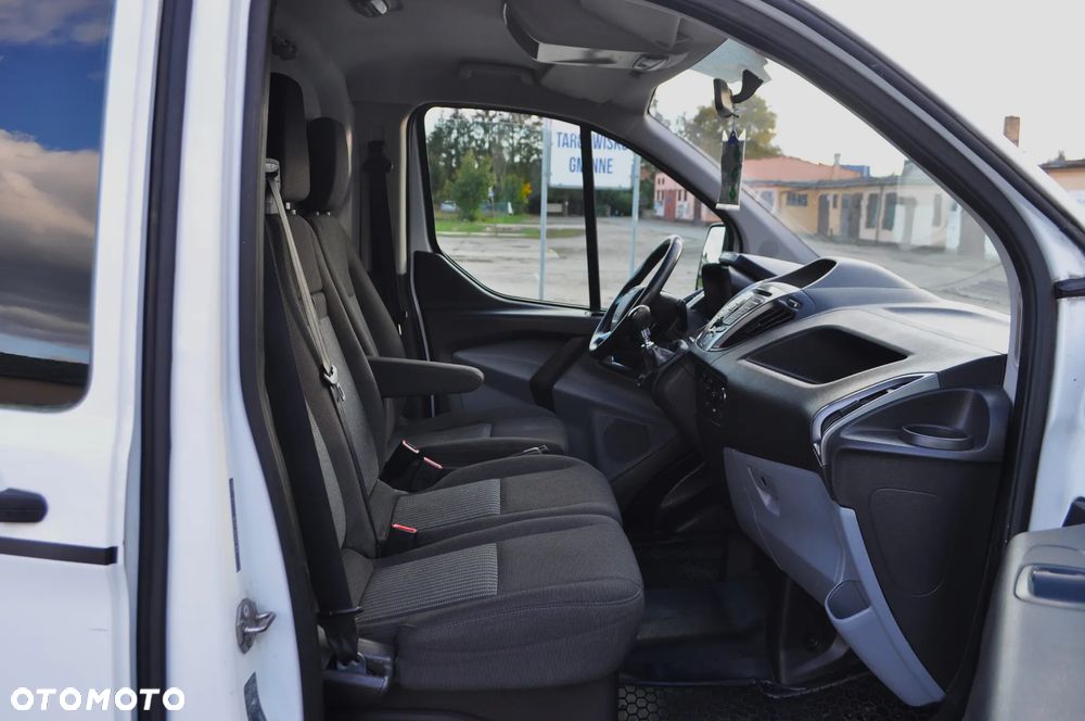 Ford TRANSIT CUSTOM - 25